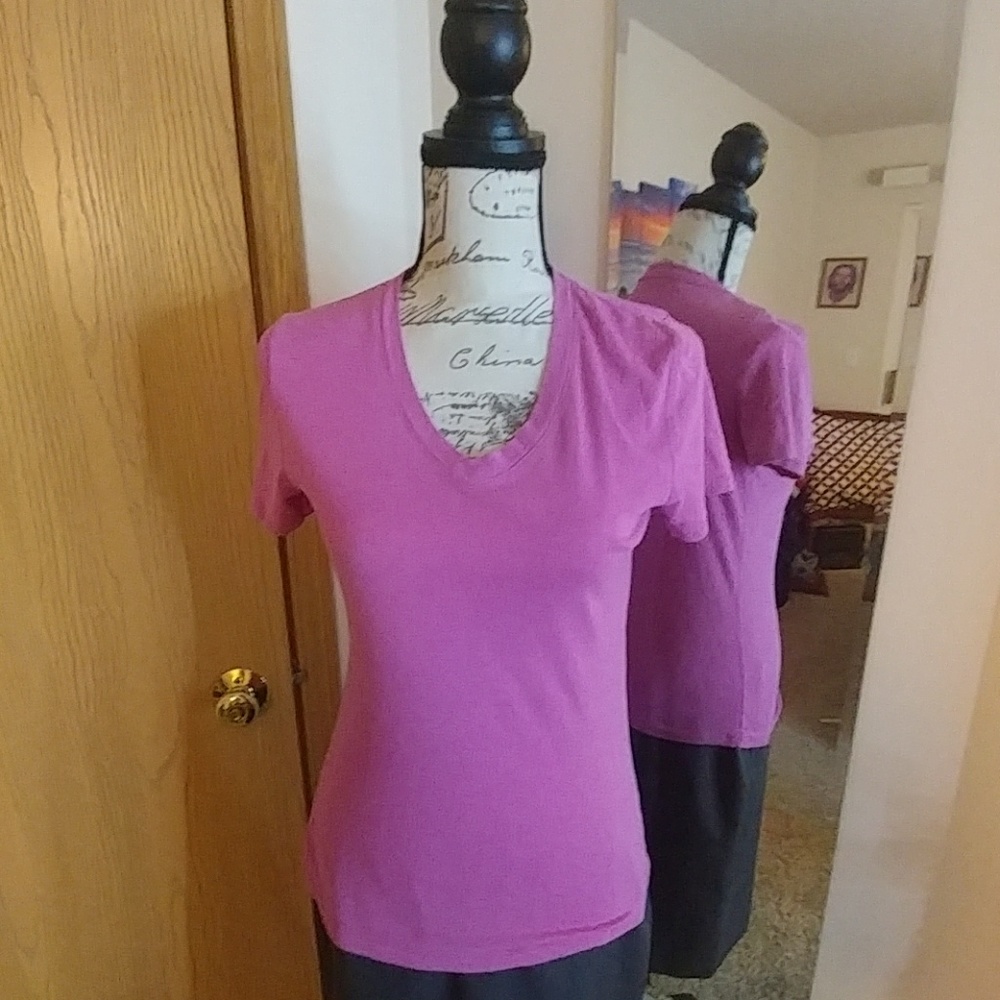 Cute V-Neck Tee Shirt💜